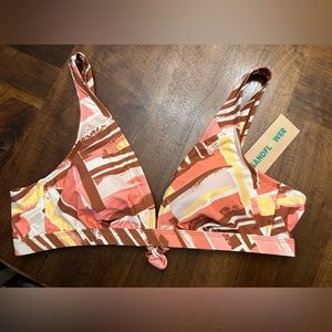 NWT Women’s Sandflower Bikini Top